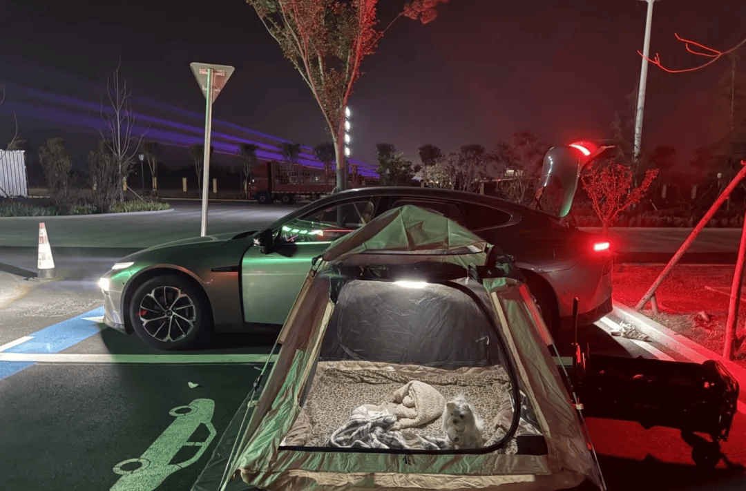 期间年轻人旅行掀起“帐篷过夜”热潮AG真