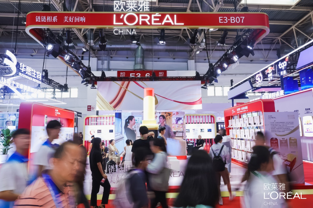 行新方式如何让“美”即刻抵达？AG真人国际“落地闪购”成旅(图1)